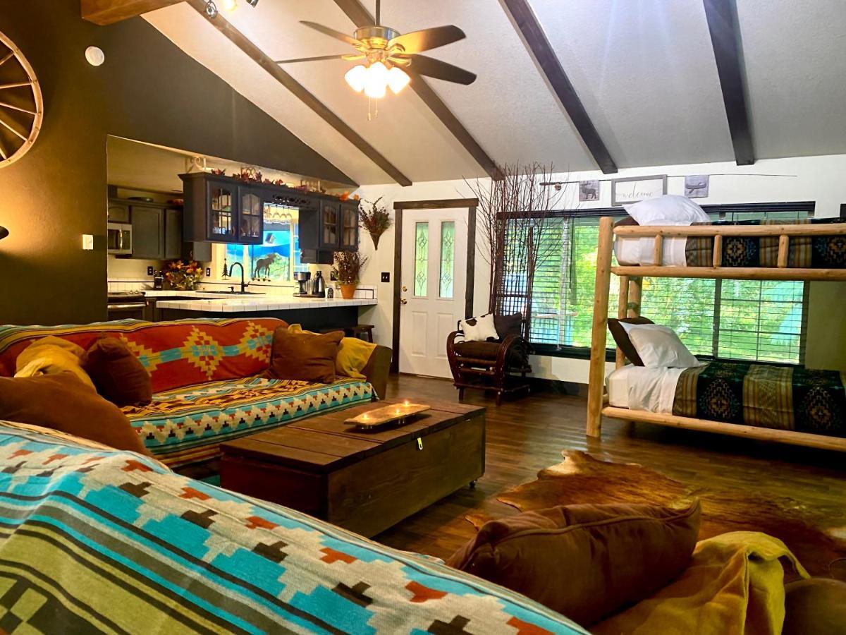 Cozy Bird House W Big Screen! Mount Hood Village Esterno foto